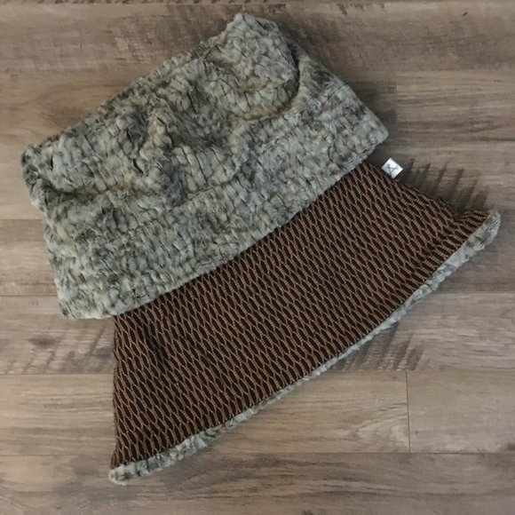 Fantasycore Faux Fur Yellow and Black Long Honeycomb Reversible Neck Warmer - Picture 3 of 15